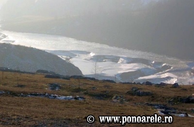 Lacul Zăton îngheţat