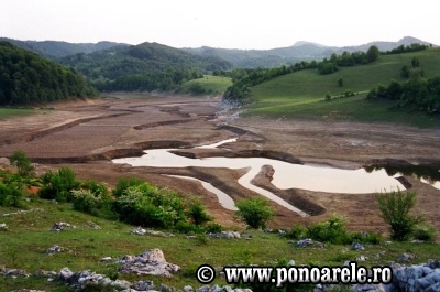 Lacul Zăton cu apă puţină